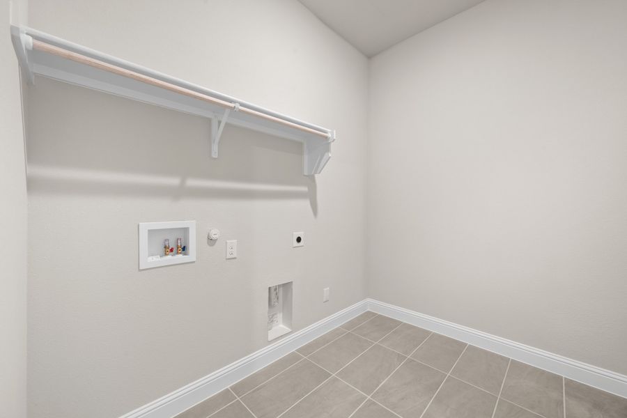 Spacious, unfurnished interior of a new home in Pecan Acres, Red Oak (Image 28). Spacious, unfurnished interior of a new home in Pecan Acres, Red Oak (Image 28).