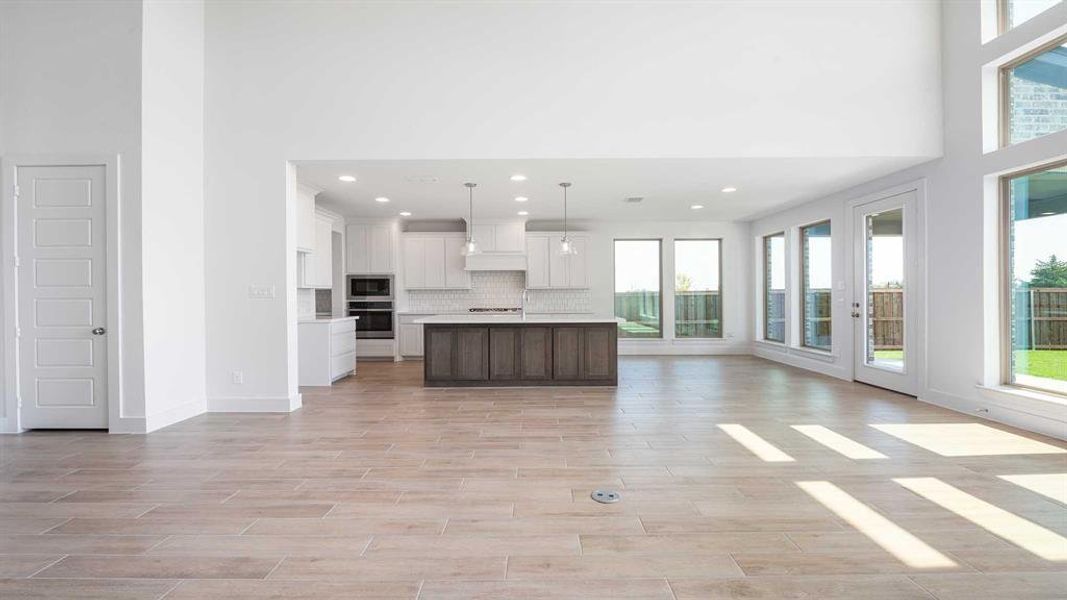 Spacious, unfurnished interior of a new home in Trinity Falls 60', McKinney (Image 28). Spacious, unfurnished interior of a new home in Trinity Falls 60', McKinney (Image 28).