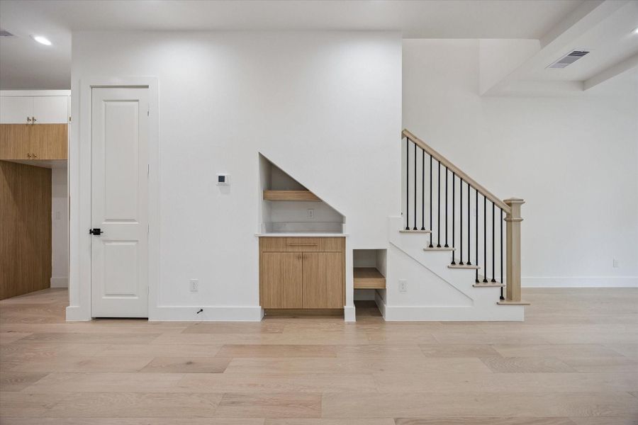 Spacious, unfurnished interior of a new home in , Houston (Image 18).