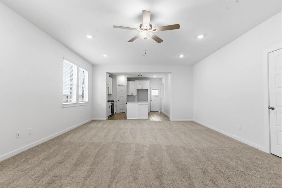 Spacious, unfurnished interior of a new home in , Iowa Colony (Image 18).