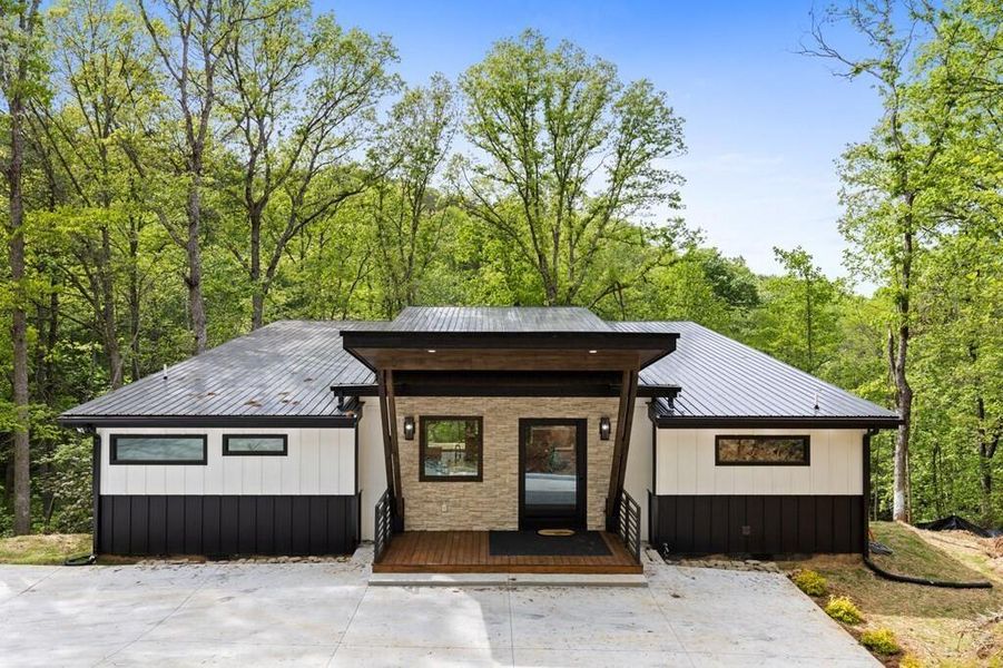 Front exterior of a new home in , Blue Ridge, GA, highlighting curb appeal (Image 23). Front exterior of a new home in , Blue Ridge, GA, highlighting curb appeal (Image 23).