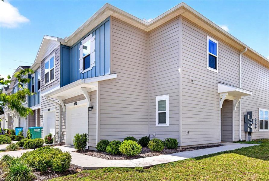 Front exterior of a new home in , Ocala, FL, highlighting curb appeal (Image 21).