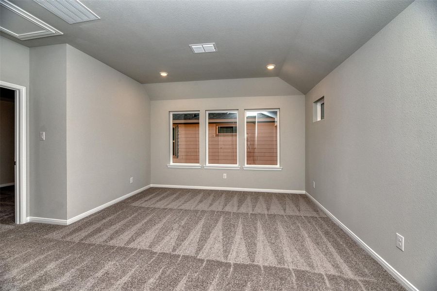 Spacious, unfurnished interior of a new home in Aldeana - Paintbrush Collection, Bonney (Image 29).