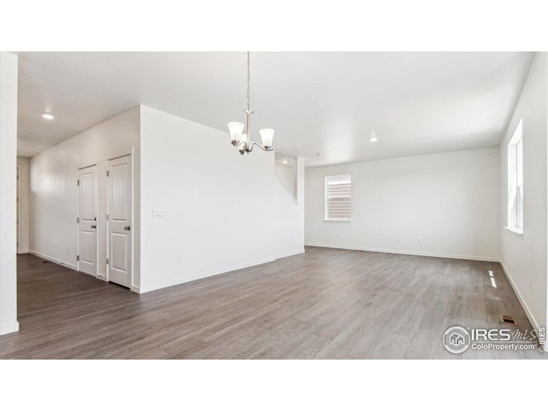 Spacious, unfurnished interior of a new home in Vantage, Berthoud (Image 17).