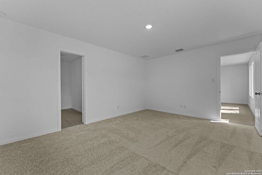 Spacious, unfurnished interior of a new home in Torian Village: Watermill Collection, San Antonio (Image 13). Spacious, unfurnished interior of a new home in Torian Village: Watermill Collection, San Antonio (Image 13).