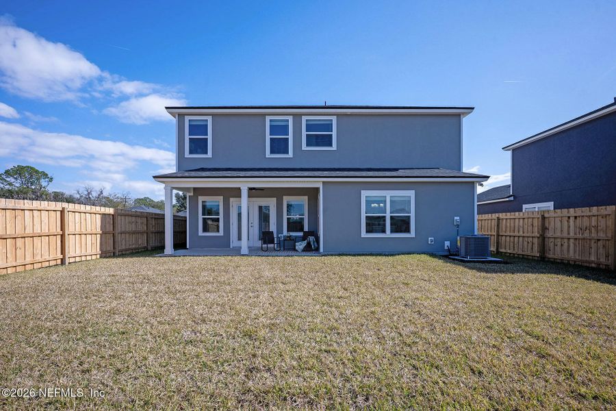 Exterior details and patio area of a home in , Jacksonville (Image 4).