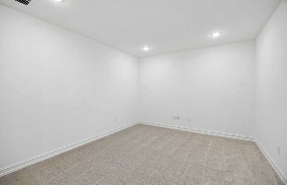 Spacious, unfurnished interior of a new home in Highland Lakes, McKinney (Image 22).