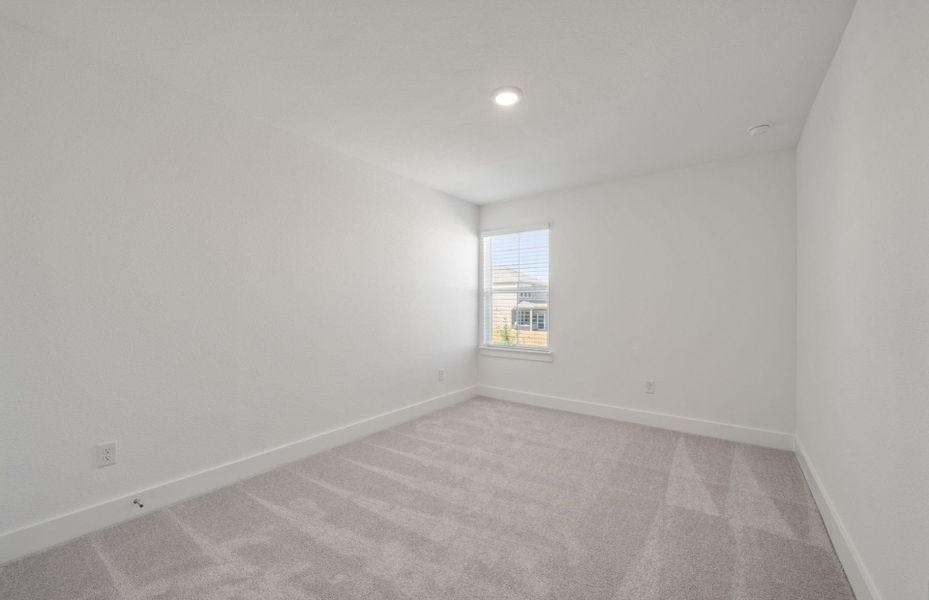 Spacious, unfurnished interior of a new home in Crosswinds, Kyle (Image 15).