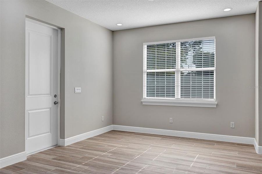 Spacious, unfurnished interior of a new home in , Summerfield (Image 29).