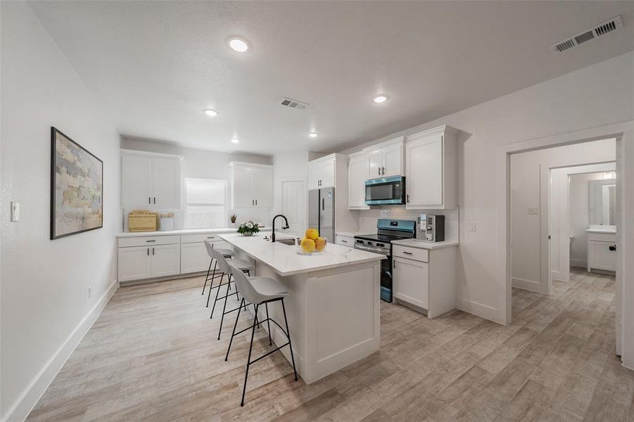 Furnished interior view inside a new home in , Dallas (Image 8).