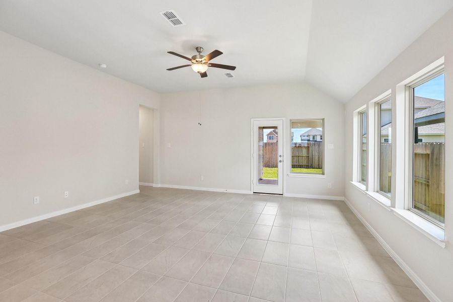 Spacious, unfurnished interior of a new home in Aldeana, Bonney (Image 28).