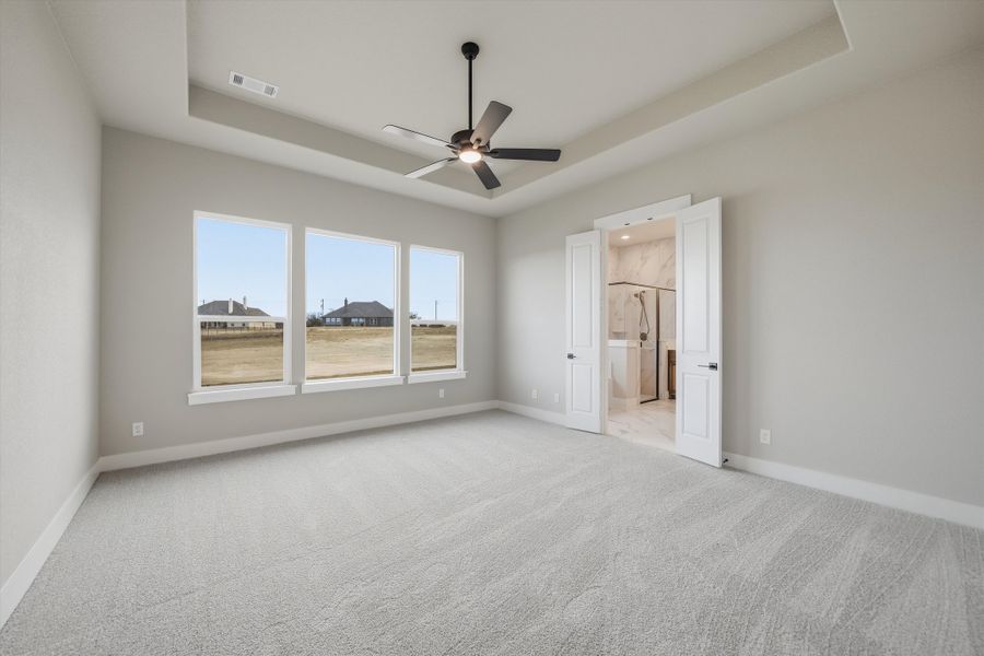 Spacious, unfurnished interior of a new home in Eagle Ridge Estates, Weatherford (Image 26).