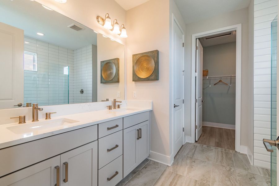 Owner's Bathroom Owner's Bathroom