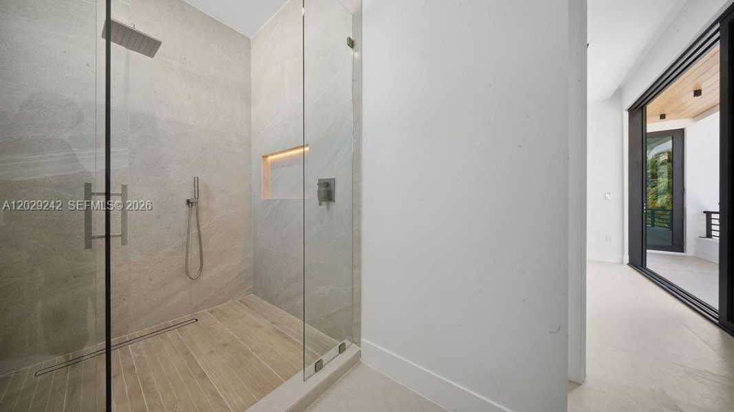 Image 84 of a home in .