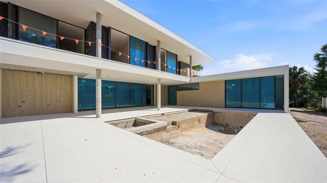 Exterior details and patio area of a home in , Sarasota (Image 5).