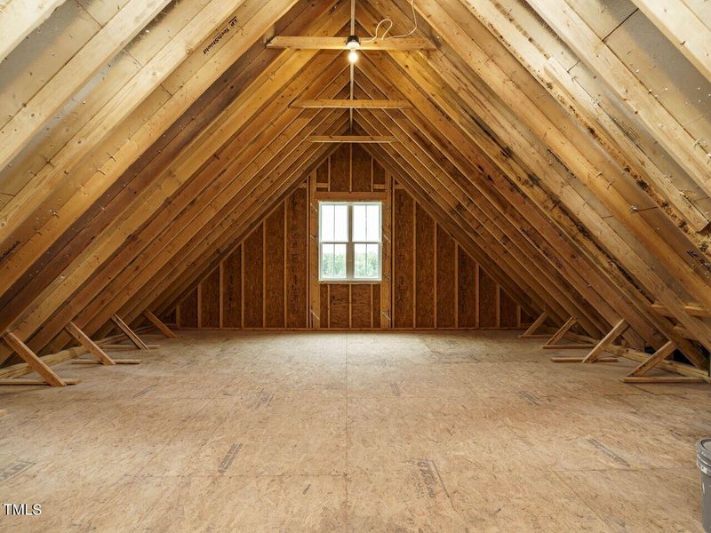 038-1280x960-walk-in-attic