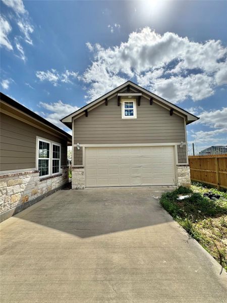 Exterior details and patio area of a home in , Houston (Image 4).