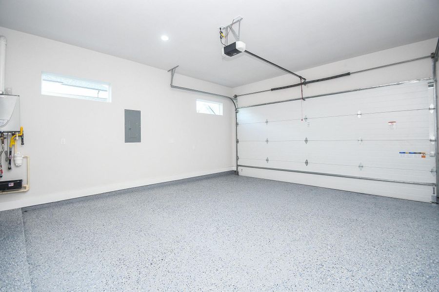 Spacious, unfurnished interior of a new home in , Houston (Image 25).