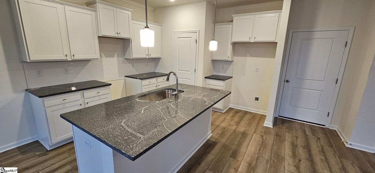 Furnished interior view inside a new home in Sedona, Greenville (Image 4).
