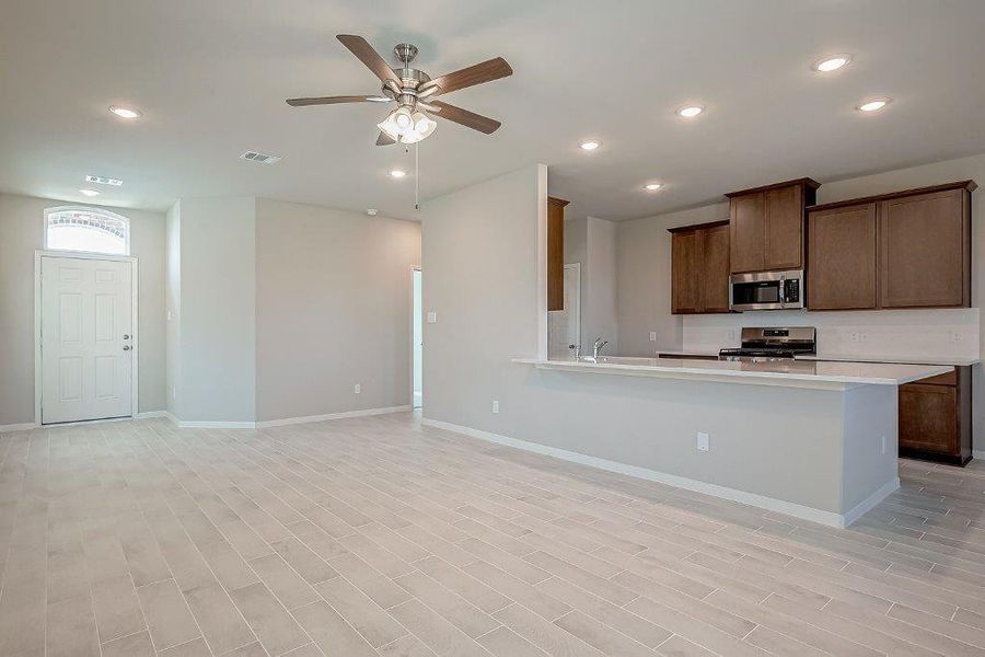 Spacious, unfurnished interior of a new home in Lago Mar, Hockley (Image 29).