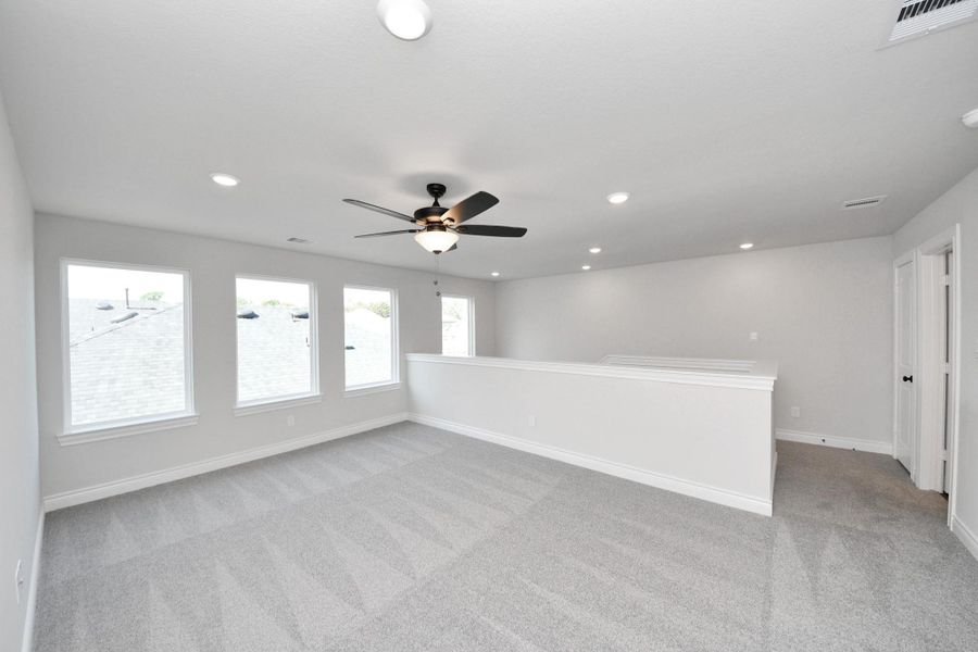 Spacious, unfurnished interior of a new home in Lexington Heights, Willis (Image 36).