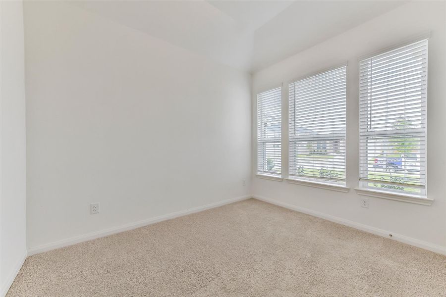 Spacious, unfurnished interior of a new home in King Oaks Village, Baytown (Image 15).