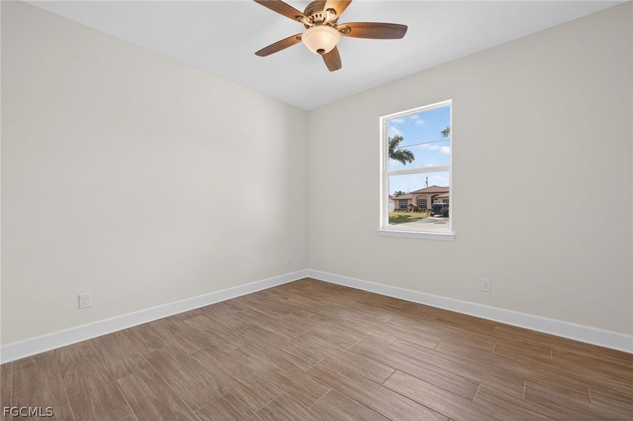 Spacious, unfurnished interior of a new home in Cape Coral, Cape Coral (Image 16).