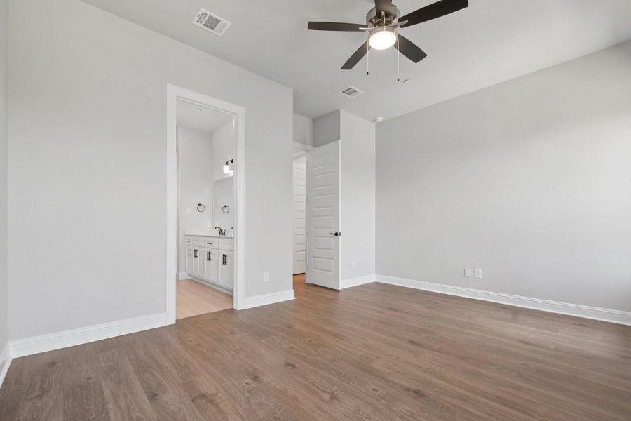 Spacious, unfurnished interior of a new home in Cross Creek, Cedar Park (Image 25).