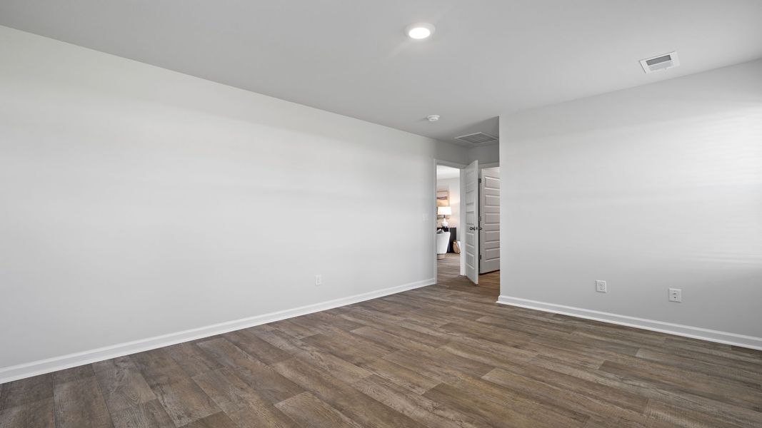 Spacious, unfurnished interior of a new home in Rice Hope, Port Wentworth (Image 17).