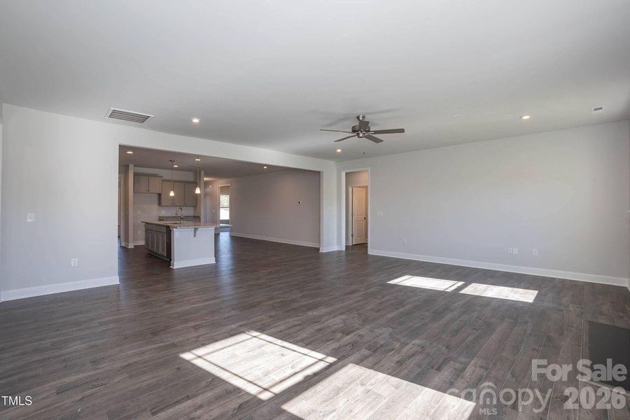 Spacious, unfurnished interior of a new home in Cardiff Glyn, Catawba (Image 13).