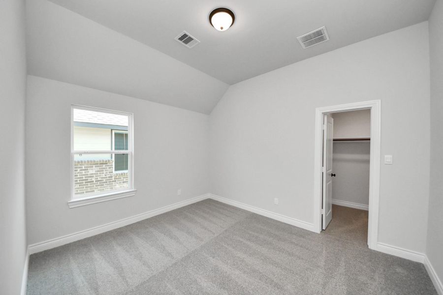 Spacious, unfurnished interior of a new home in Lexington Heights, Willis (Image 41).