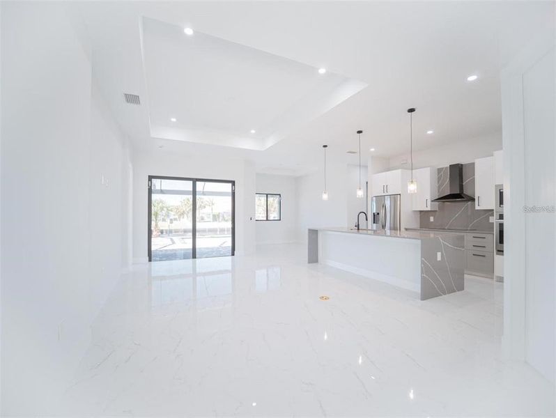 Spacious, unfurnished interior of a new home in , Port Charlotte (Image 15).