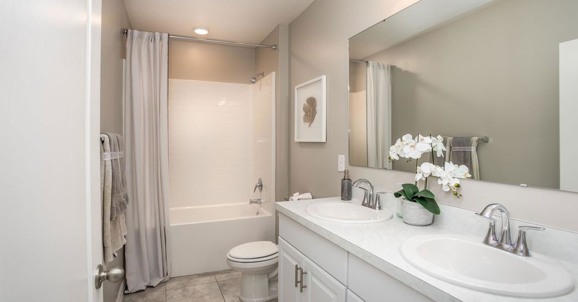 Furnished interior view inside a new home in Poinciana, Kissimmee (Image 31).