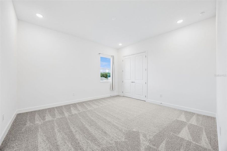 Spacious, unfurnished interior of a new home in , Winter Garden (Image 24).