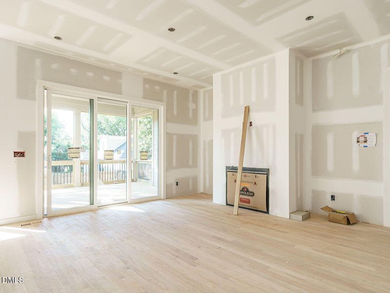 009-1280x960-living-room