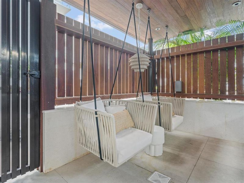 Image 83 of a home in .