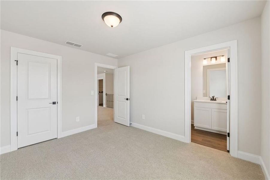Spacious, unfurnished interior of a new home in River Pointe, Monroe (Image 56).