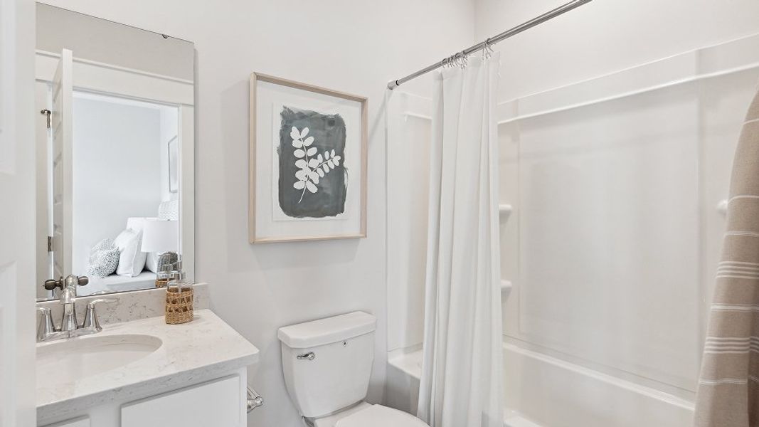 2202 Montgomery Opt Bath4 F2