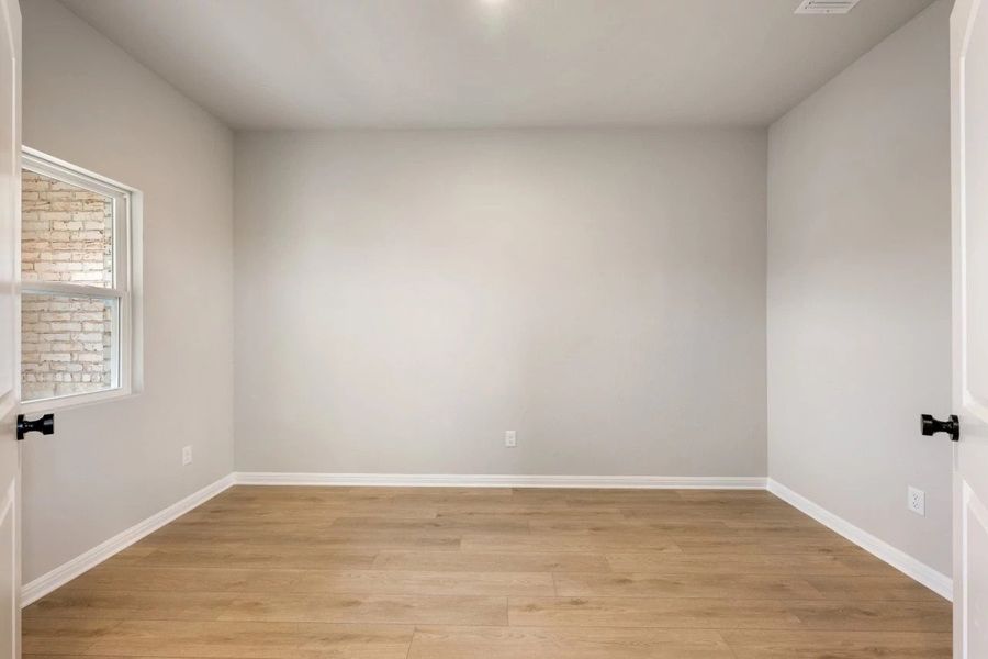 Spacious, unfurnished interior of a new home in Berry Creek Highlands, Georgetown (Image 21).