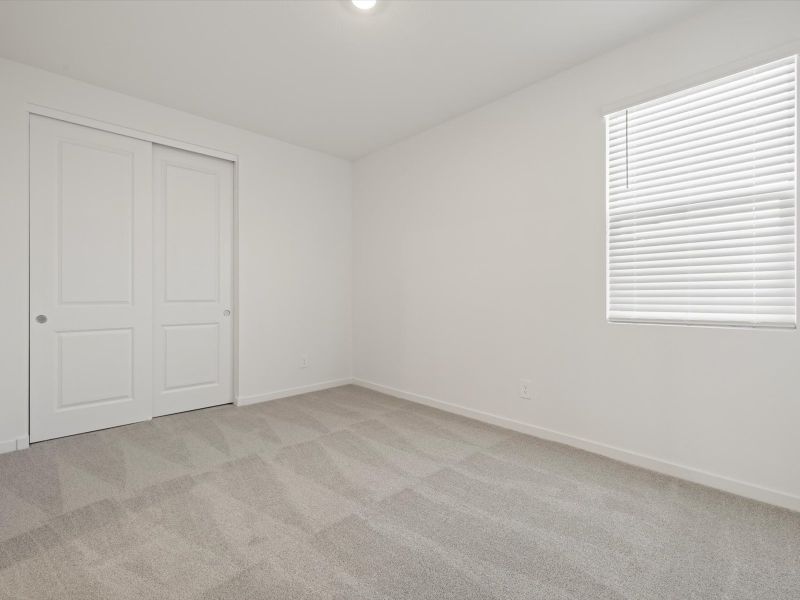 Spacious, unfurnished interior of a new home in Bella Vista Farms Reserve Series, San Tan Valley (Image 12).