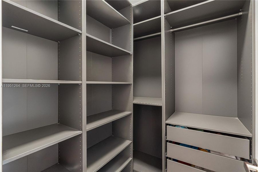 Image 93 of a home in .