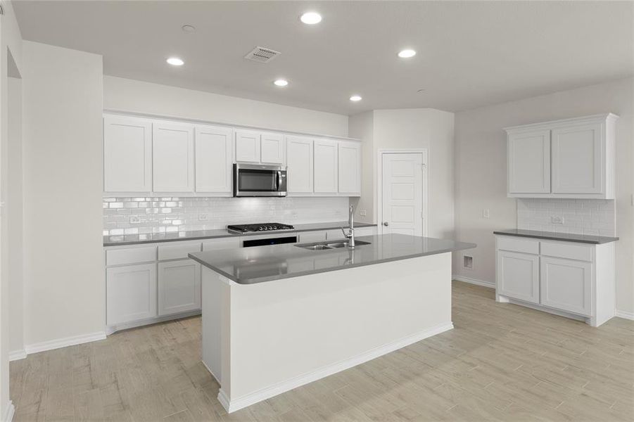 10. 5426 Runnel - Kitchen (2)