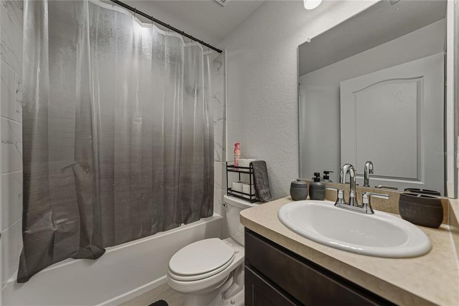 Furnished interior view inside a new home in , Sebring (Image 33).