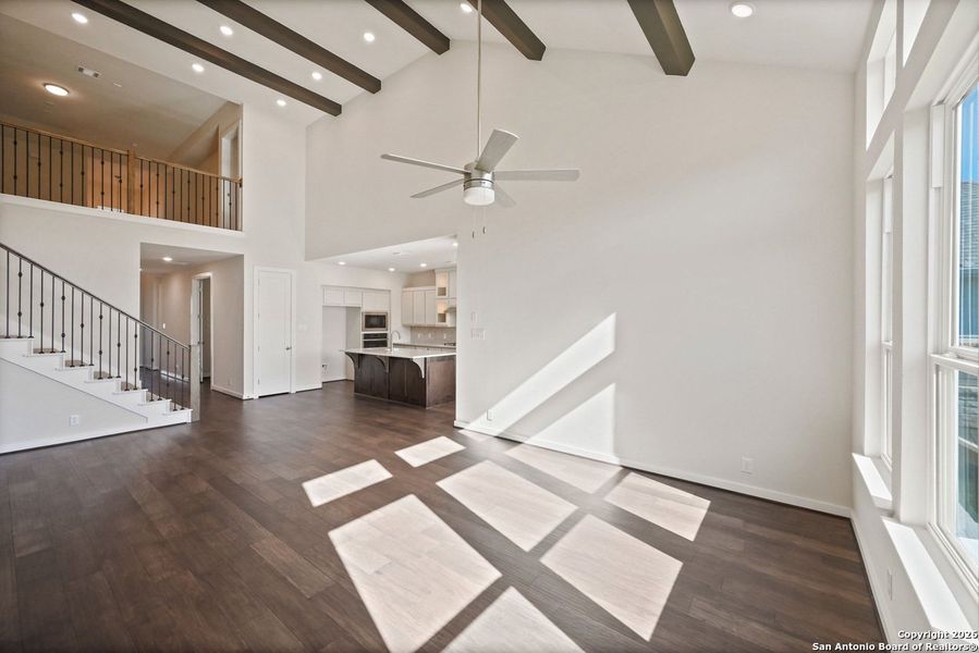 Spacious, unfurnished interior of a new home in The Crossvine, Schertz (Image 23).