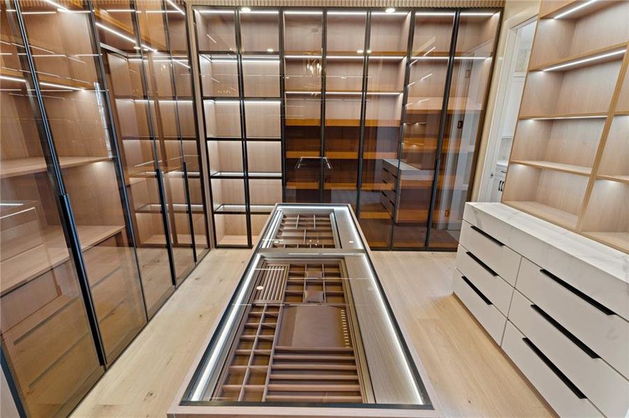 Community amenities in , Canton (Image 85).