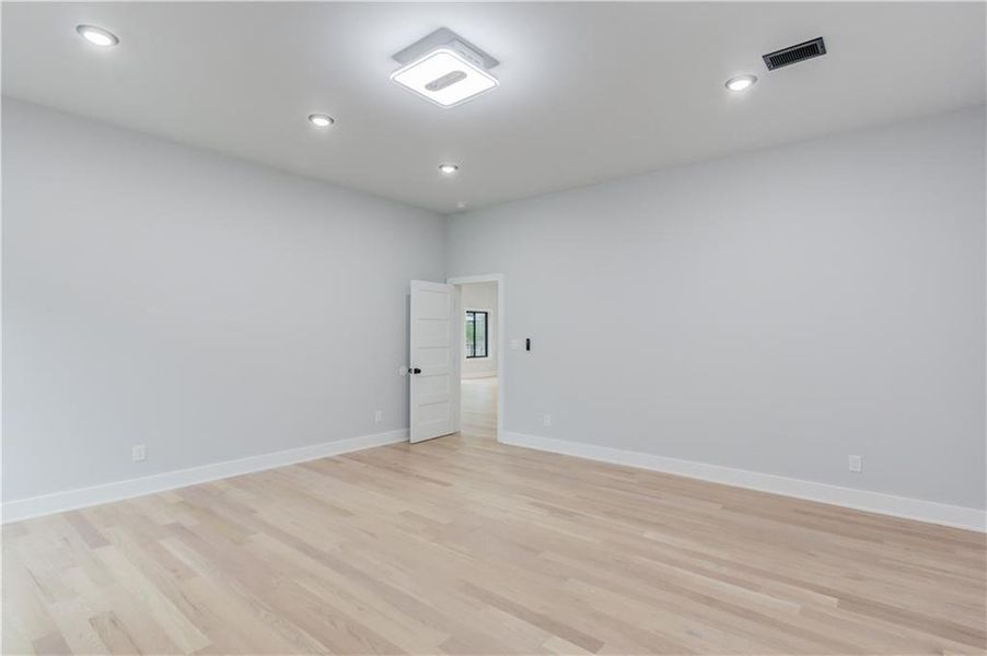 Spacious, unfurnished interior of a new home in , Atlanta (Image 86). Spacious, unfurnished interior of a new home in , Atlanta (Image 86).