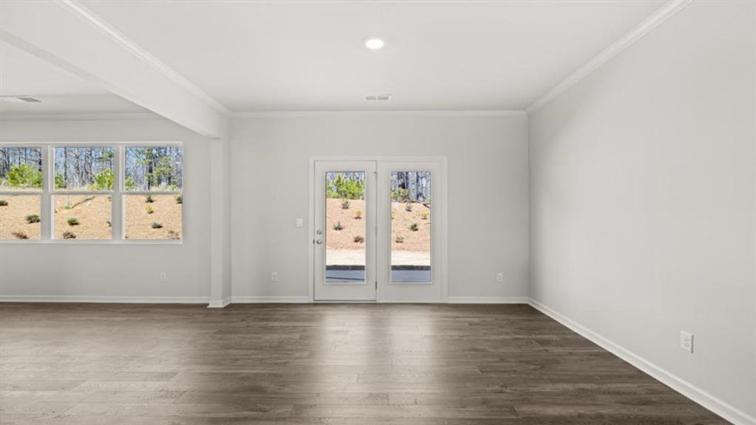 Spacious, unfurnished interior of a new home in Thompson Ridge, Dallas (Image 40).