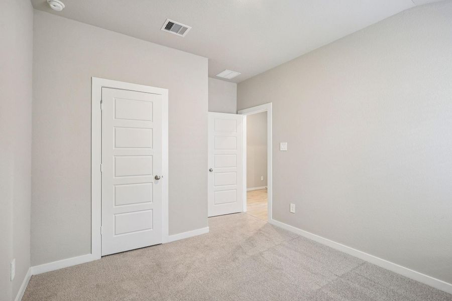Spacious, unfurnished interior of a new home in Southwinds, Baytown (Image 13).
