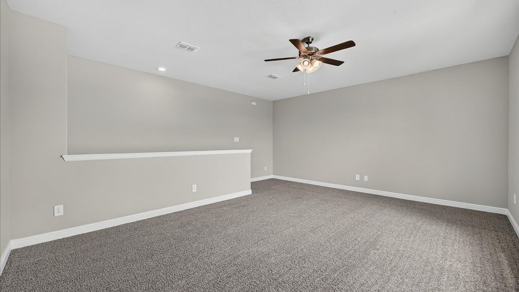 Representative unfurnished interior of a home built from the Glenwood by D.R. Horton in Bluestem, Rhome (Image 27).