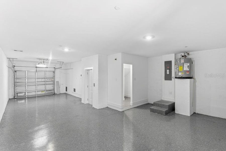 Spacious, unfurnished interior of a new home in Seahaven, Punta Gorda (Image 23).